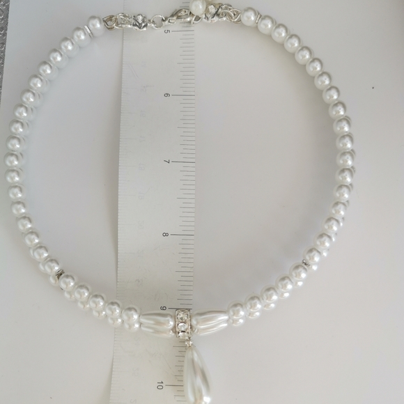 White Pearl Crystal Choker Necklace 🆕 - Picture 3 of 4
